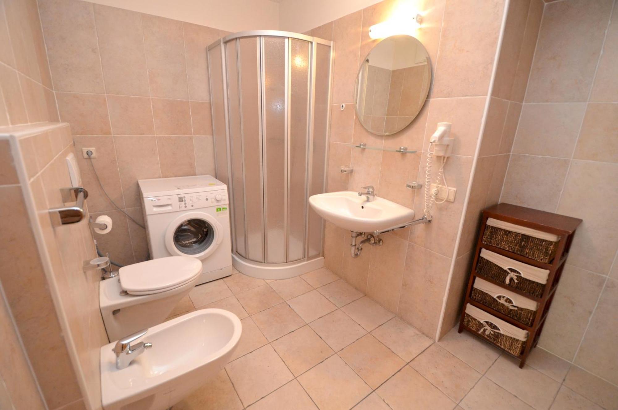Aurturist Miramonti S Candido San Candido Room photo