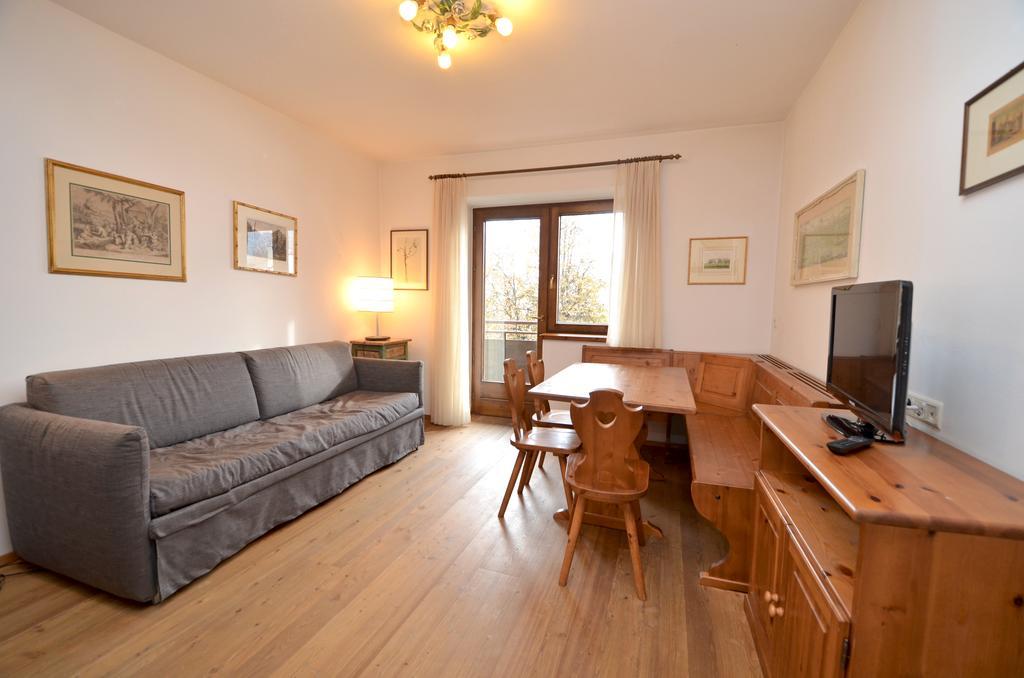Aurturist Miramonti S Candido San Candido Room photo